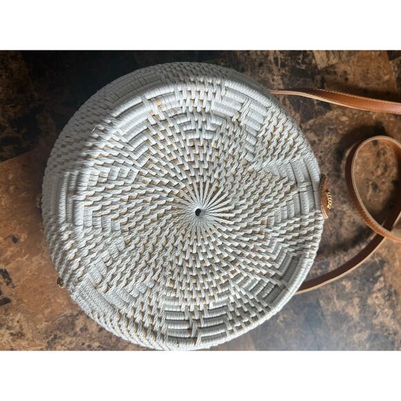 Round Wicker Star Bag with Floral Interior - Picture 8 of 11